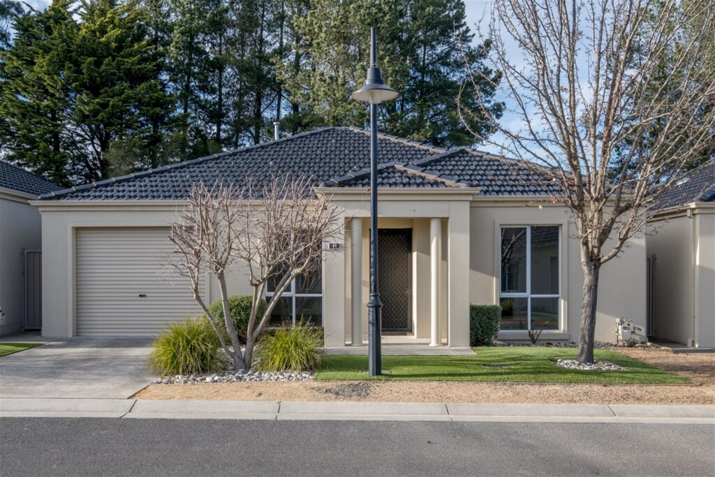 agent202_residential_extra_8572384